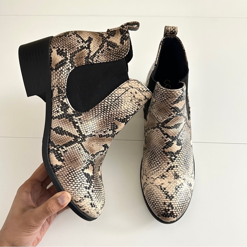 Matisse Women's Snake Print Chelsea Ankle Boots in Brown Tan Colors sz 8.5M